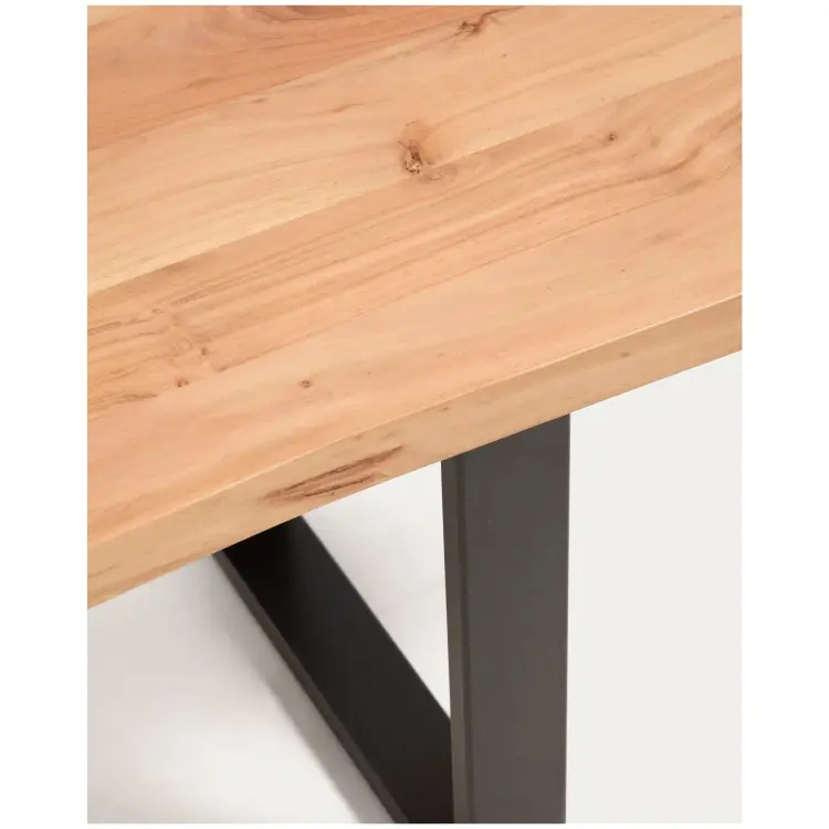 Скамейка Uxue из массива акации с черными стальными ножками, 160 x 45 см