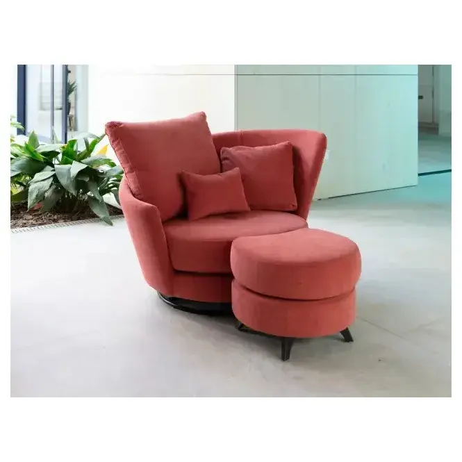 Кресло Roxane поворотное с пуфом на металлических ножках