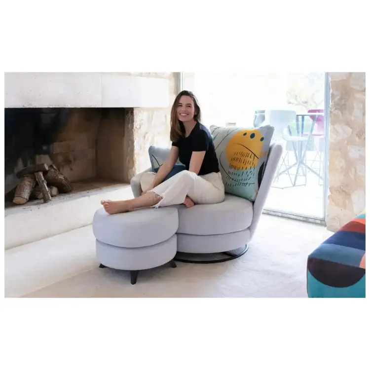 Кресло Roxane поворотное с пуфом на металлических ножках