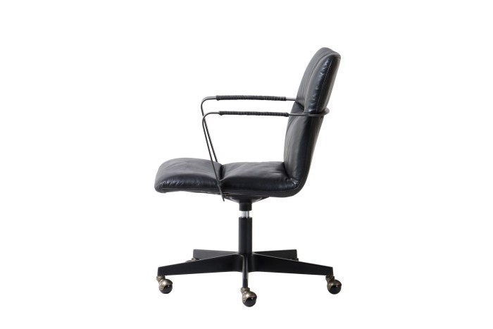 Вращающееся кресло RS391