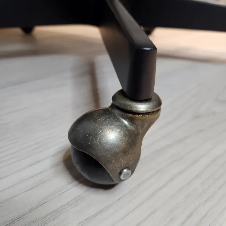 Вращающееся кресло RS391