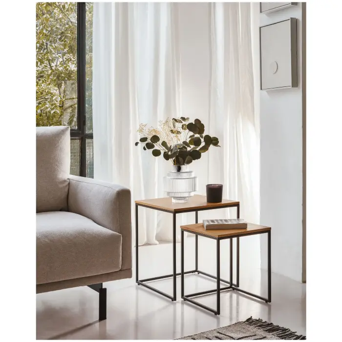 Yoana Набор из 2 приставных столиков из дубового шпона и черного металла