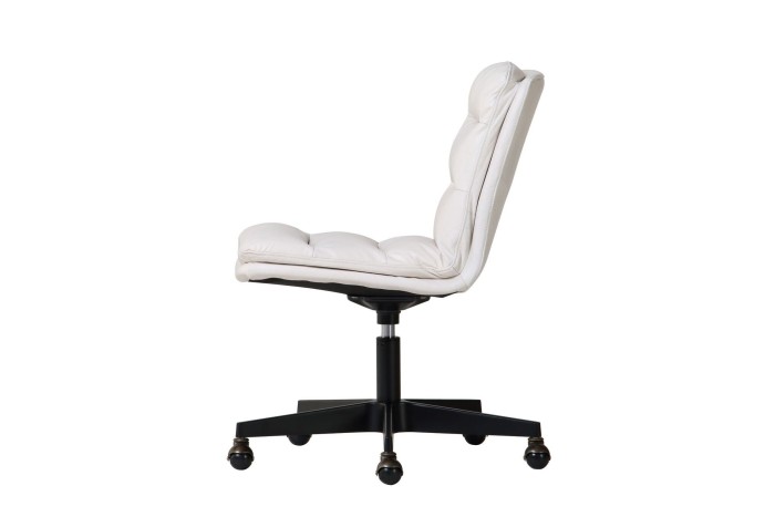 Кресло на колесиках RS235-A