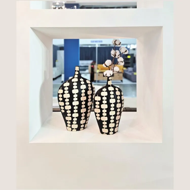 Ваза Black And White Narrow Mouth Vase A