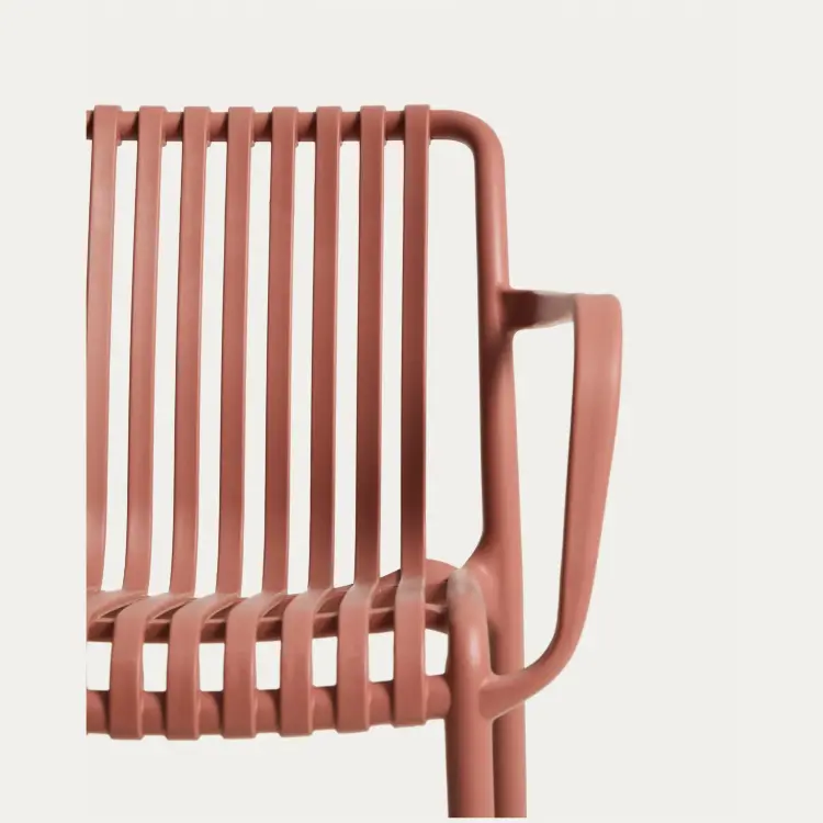 Уличный стул Isabellini из пластика терракотового цвета