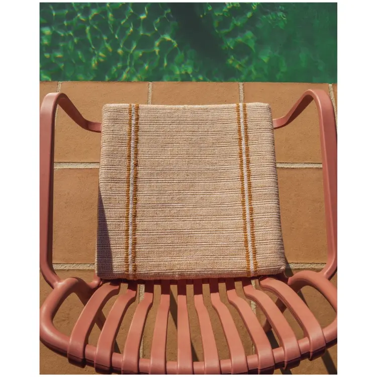 Уличный стул Isabellini из пластика терракотового цвета