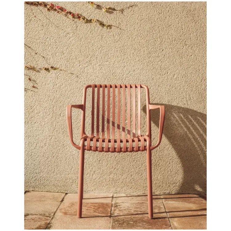 Уличный стул Isabellini из пластика терракотового цвета