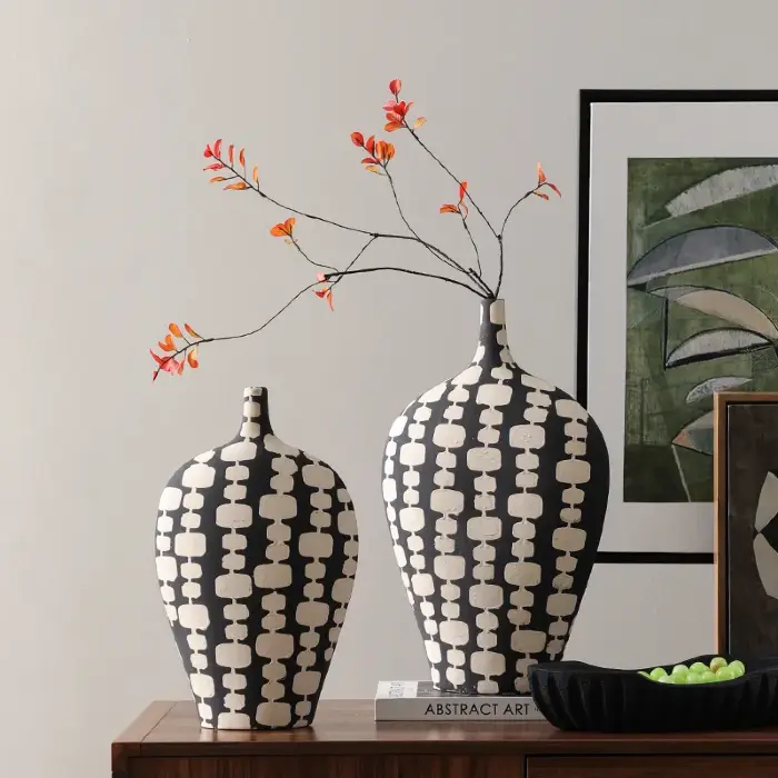 Ваза Black And White Narrow Mouth Vase B