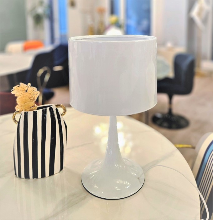 Лампа настольная Spun Light T