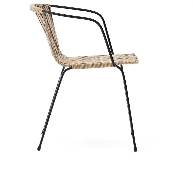 Уличный стул Eltiera из искусственного ротанга с черной стальной рамой