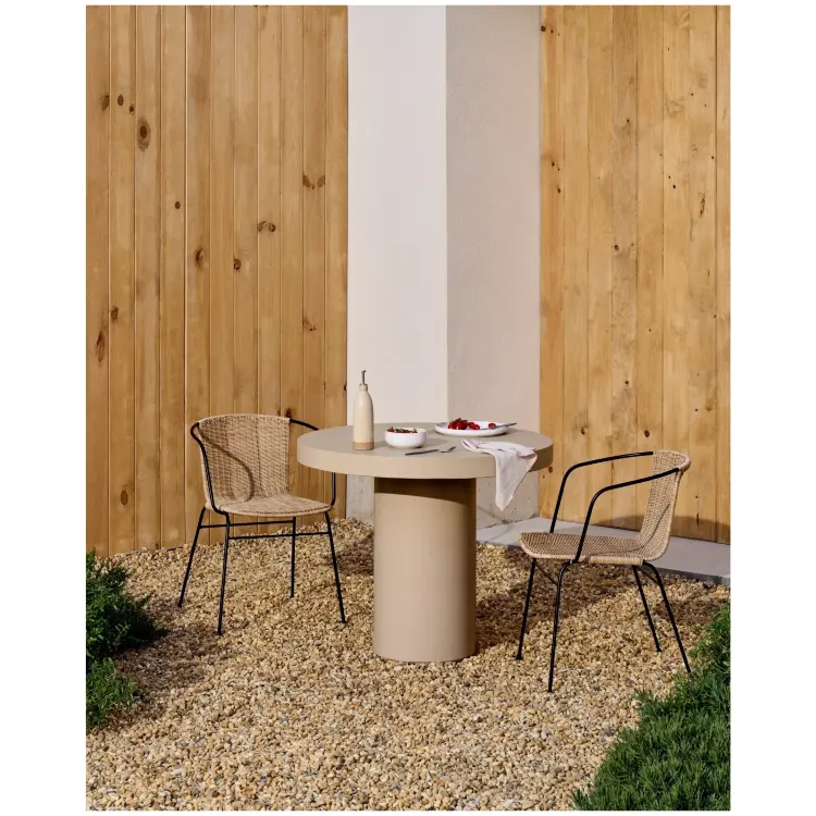 Уличный стул Eltiera из искусственного ротанга с черной стальной рамой