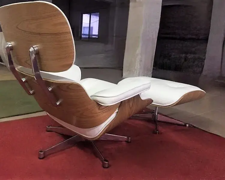 Кресло Eames Lounge с оттоманкой