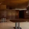 Стол Melvar из 100% орехового шпона с основанием из стали 150 x 150