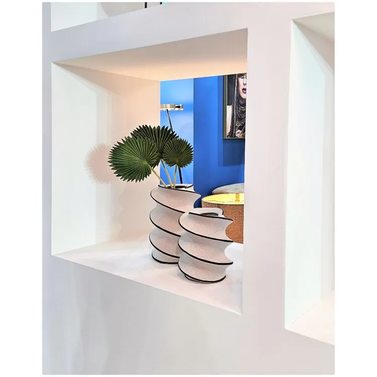 Ваза Hand Drawn Spiral Vase A