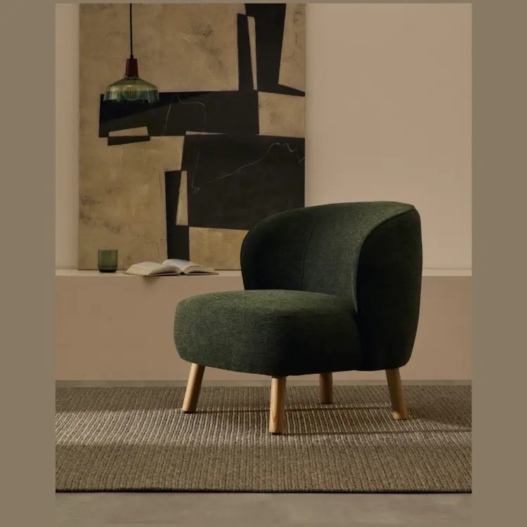 Кресло Ulit из зеленого шенилла с ножками из бука в натуральной отделке
