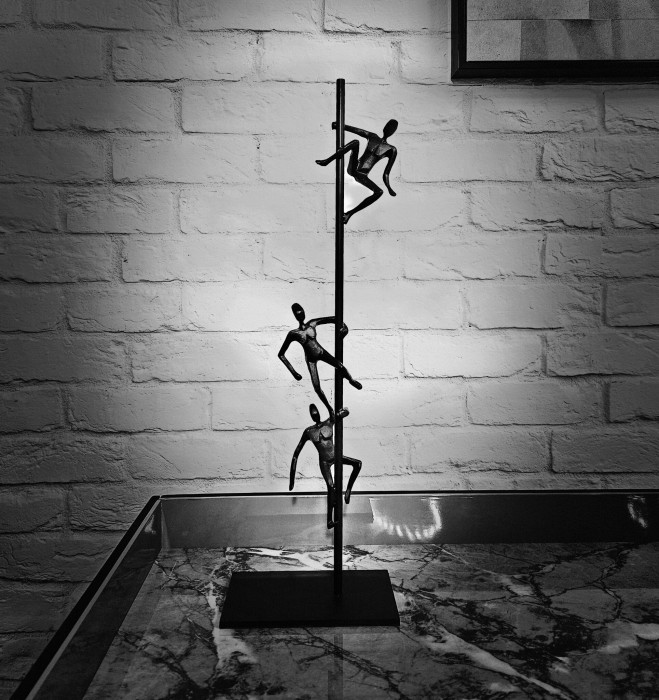 Статуэтка Climbing Acrobats