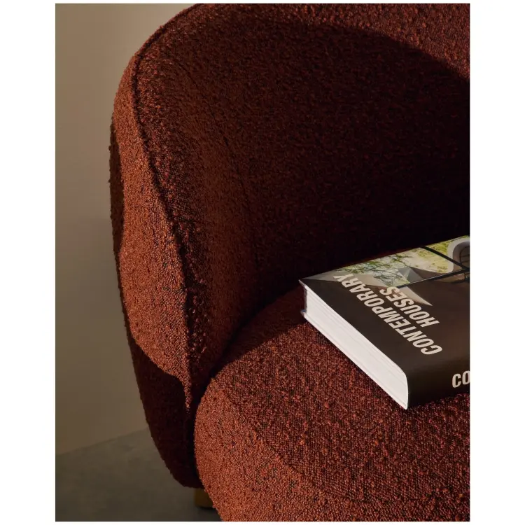 Кресло Ulit из терракотового букле с ножками из бука в натуральной отделке