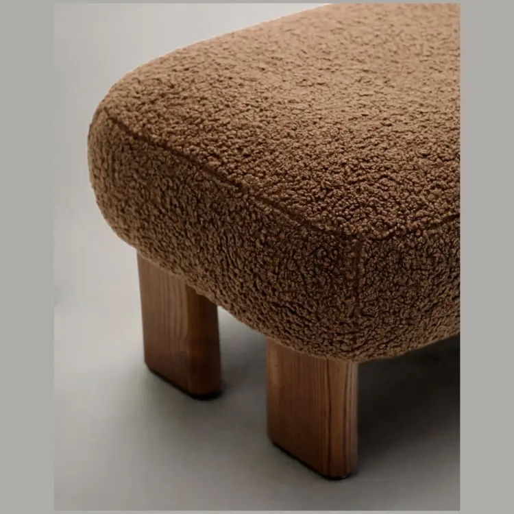 Пуф Cabana Taupe Boucle с ножками в отделке орех 65x55,4