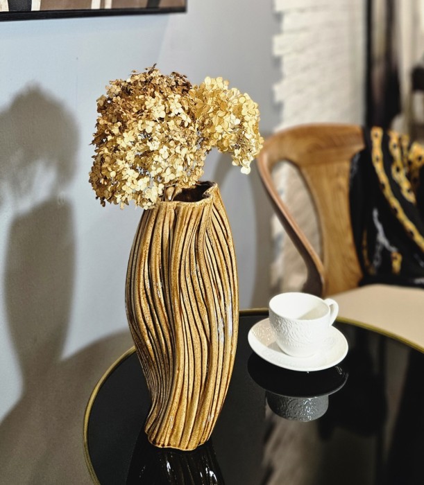 Ваза Elegant vase B