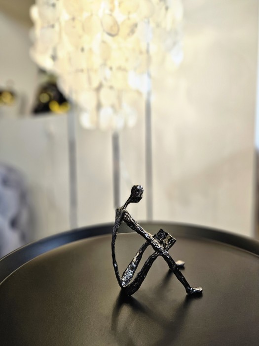 Статуэтка Reading Man