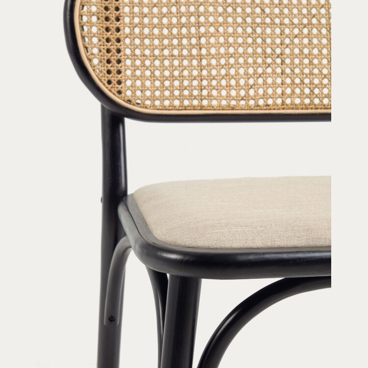 Стул Doriane из цельного вяза с черным лаком и мягким сиденьем