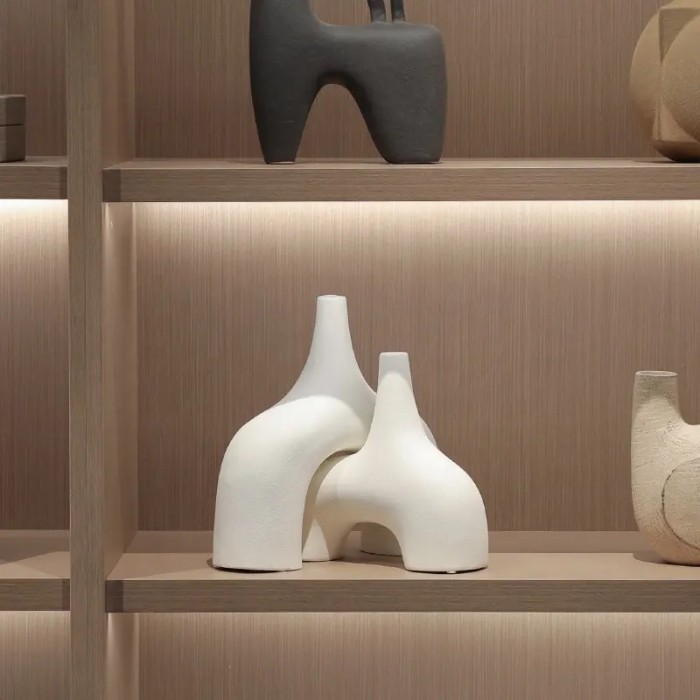 Ваза Narrow mouth wide body vase A