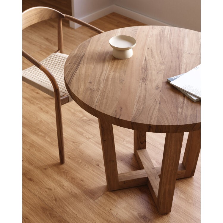 Круглый стол Nahla из массива акации с натуральной отделкой Ø 90 см
