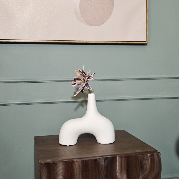 Ваза Narrow mouth wide body vase B