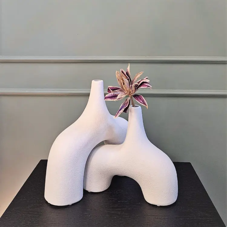 Ваза Narrow mouth wide body vase B