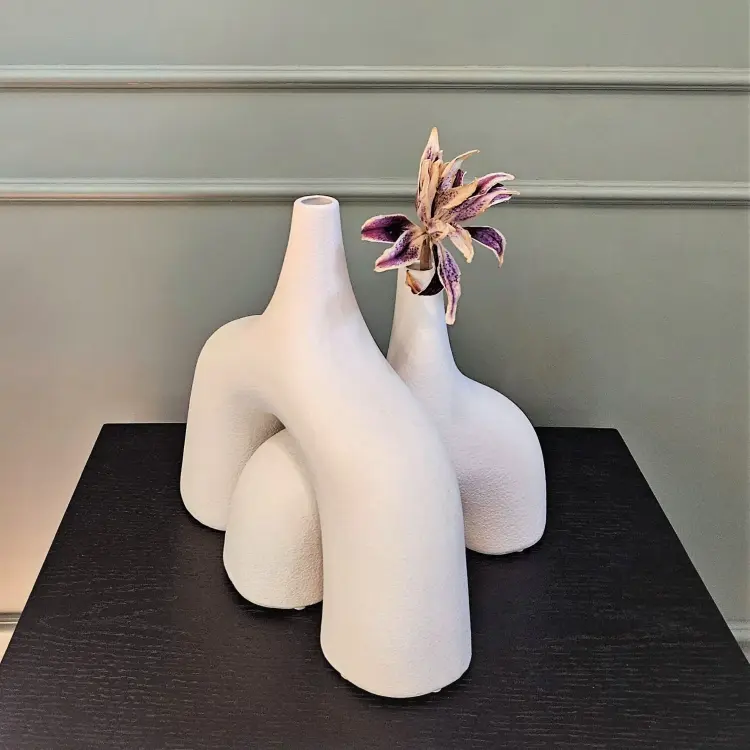 Ваза Narrow mouth wide body vase B