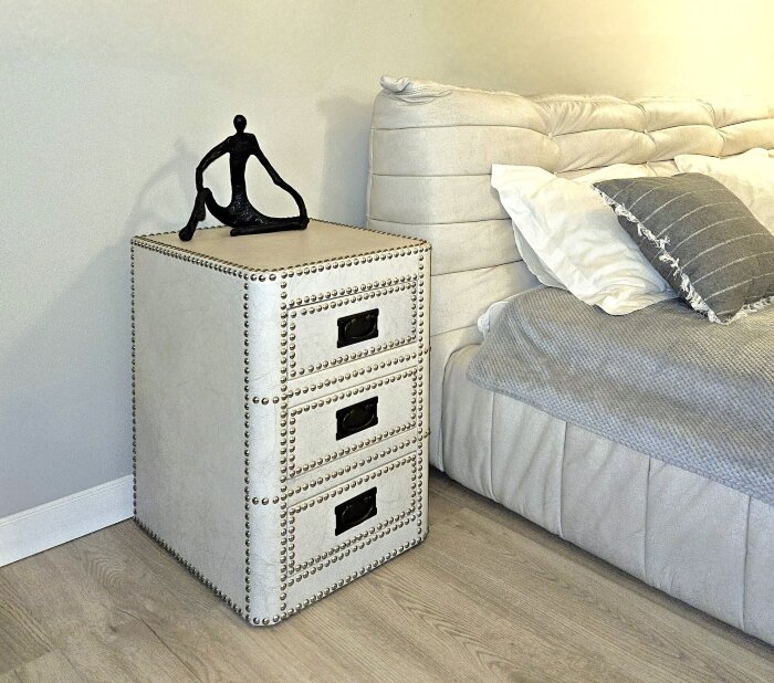 Тумба прикроватная RT169