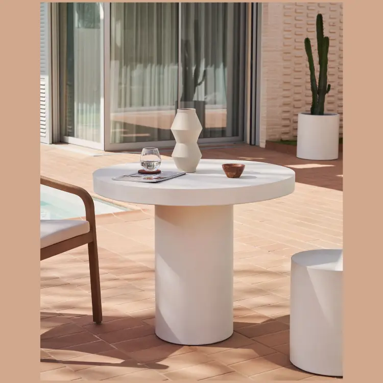 Aiguablava Круглый стол из белого цемента Ø 90 см