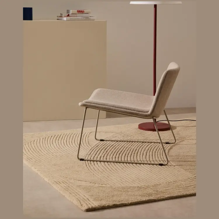 Кресло Zahara бежевого цвета и сталь в бежевой отделке