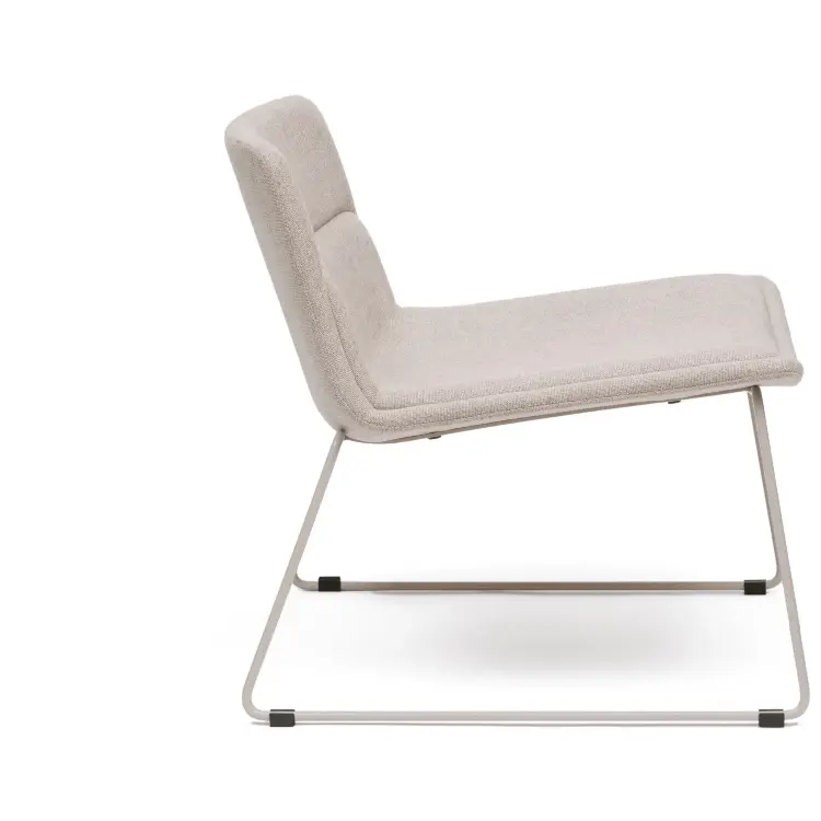 Кресло Zahara бежевого цвета и сталь в бежевой отделке