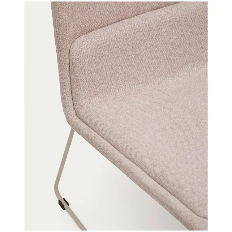 Кресло Zahara бежевого цвета и сталь в бежевой отделке