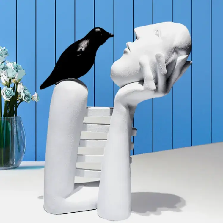Статуэтка Head and Crow