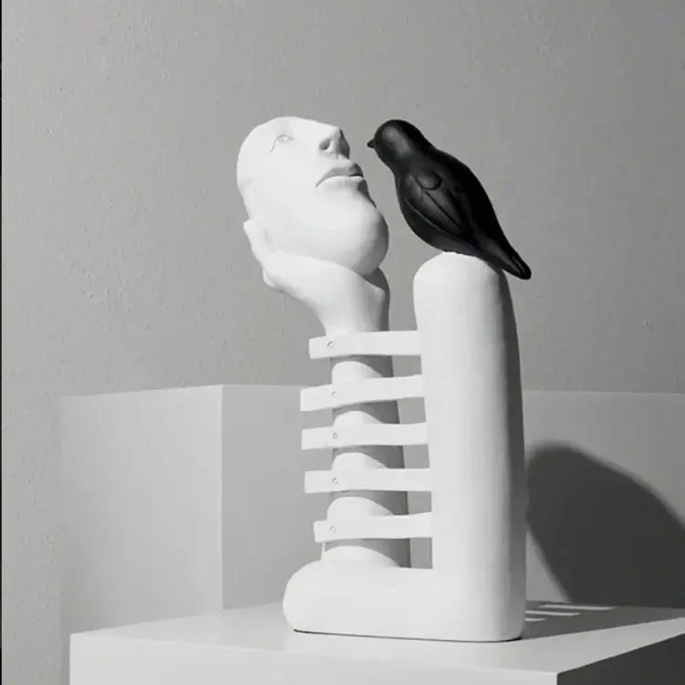 Статуэтка Head and Crow