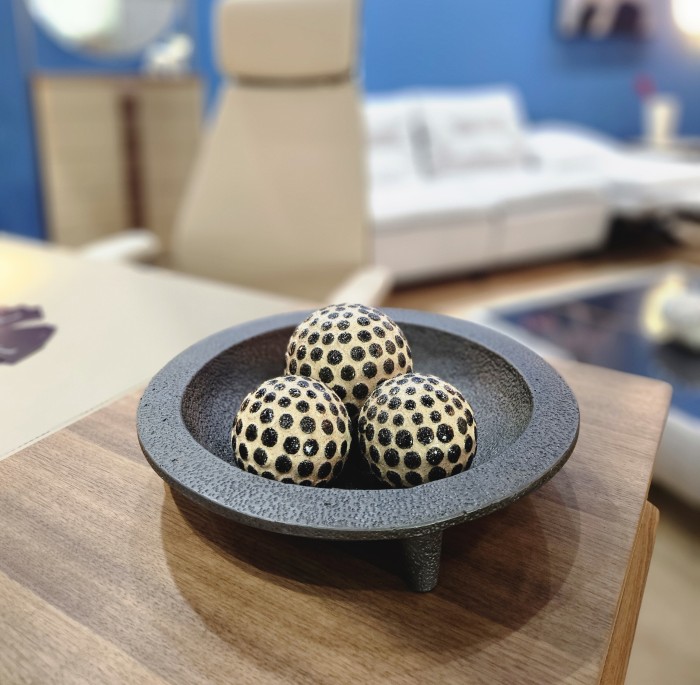 Статуэтка Black Polka Dot Sand Ball