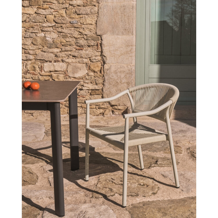 Уличный стол Anafi с графитовой столешницей из спеченного камня, 220 x 100 см