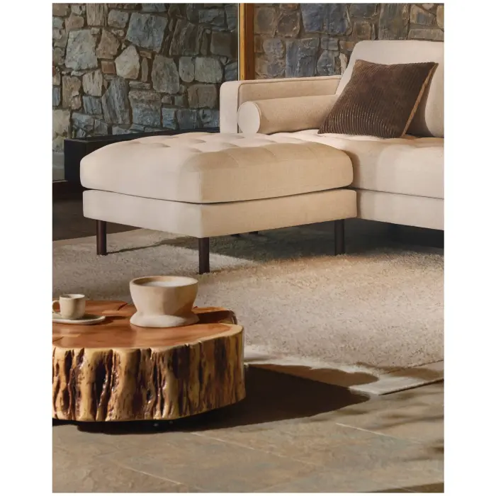 Журнальный столик Tavine из массива акации с выбеленной отделкой, с колесами Ø65 см