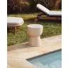 Уличный приставной столик Mesquida из керамики с глазурью цвета экрю 35 см