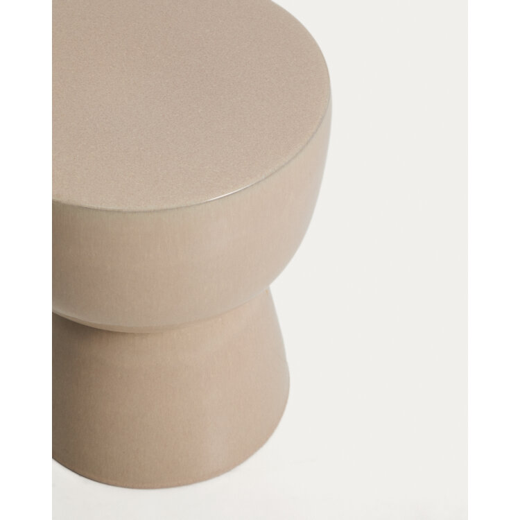 Уличный приставной столик Mesquida из керамики с глазурью цвета экрю 35 см