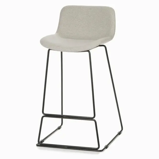 Полубарный стул Neo с мягкой обивкой