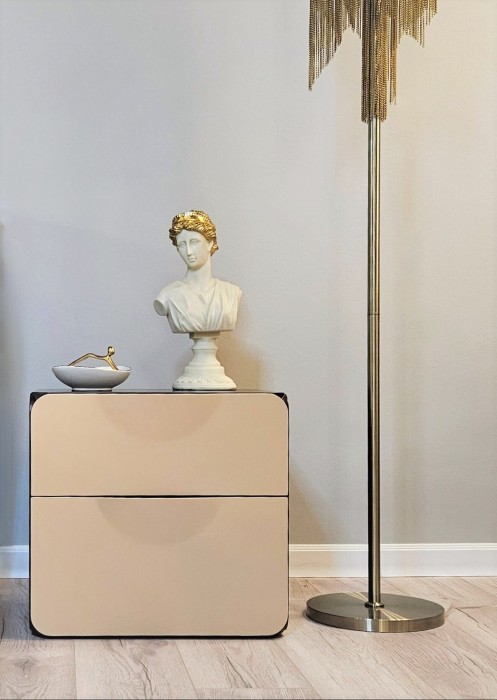 Статуэтка Figurine female