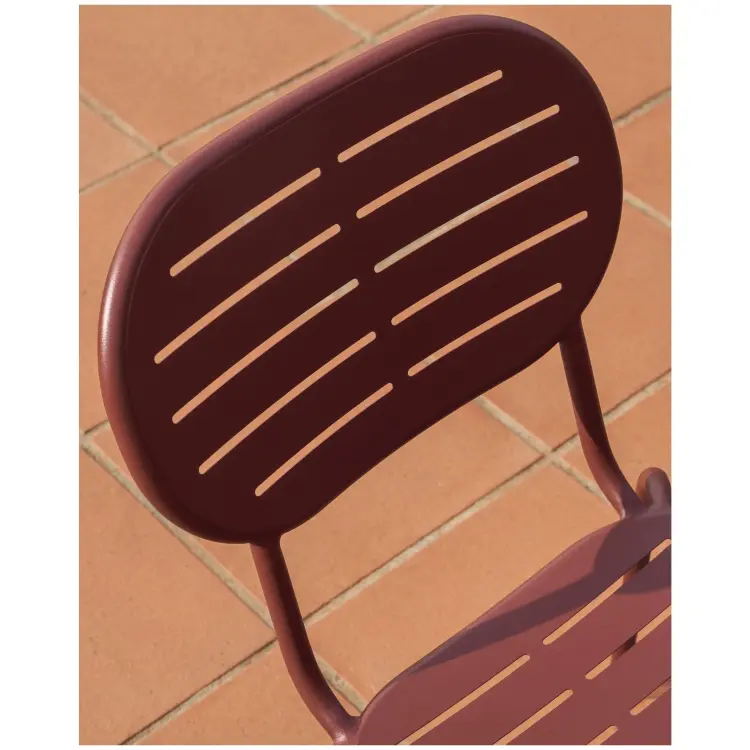 Уличный стул Brai из оцинкованной стали бордового цвета