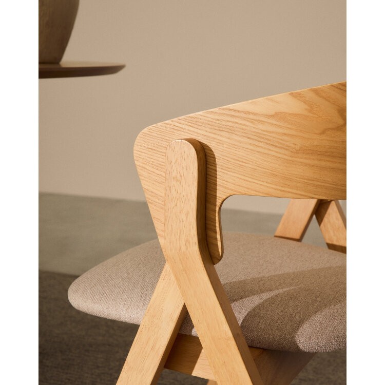 Стул Godia из дерева в натуральном цвете и бежевого шенилла