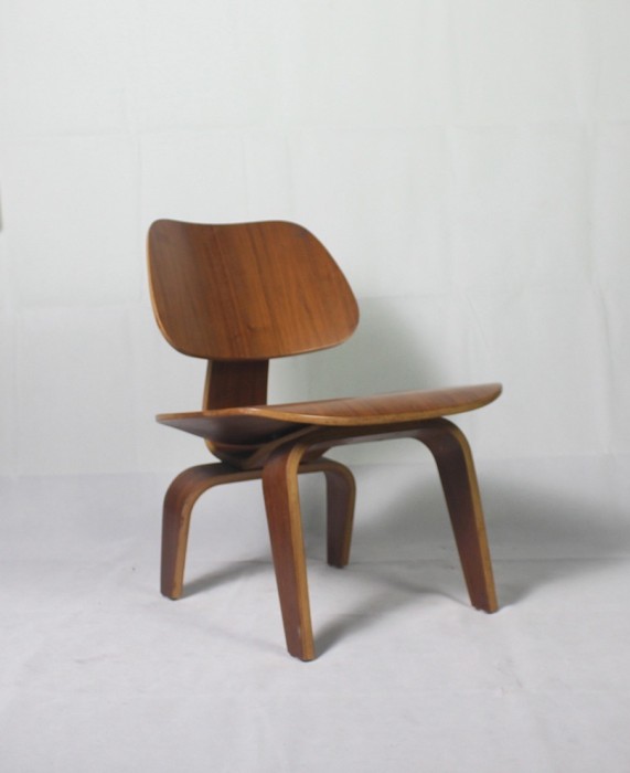 Стул Eames LCW