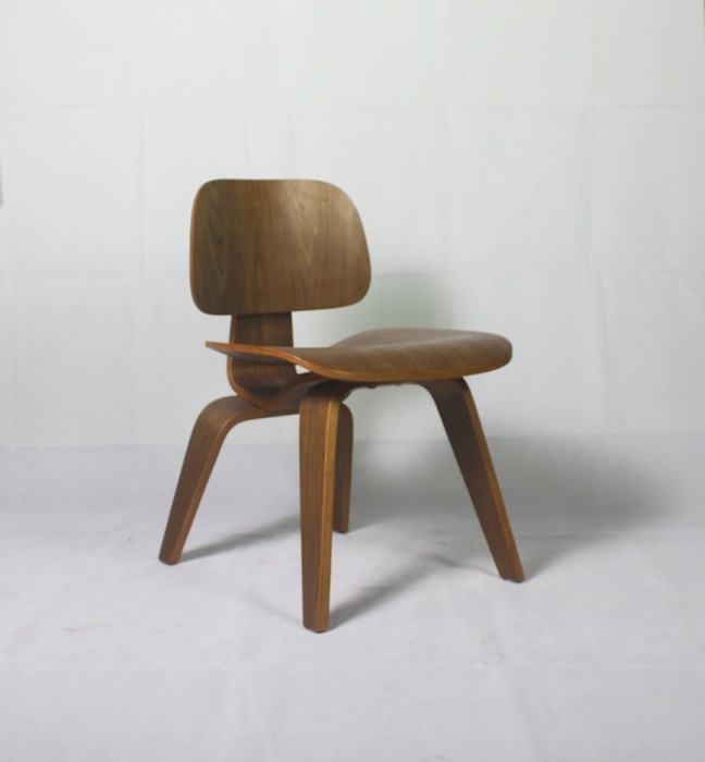 Стул Eames LCW