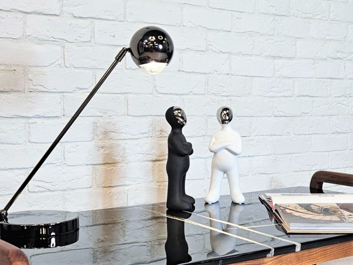 Фигурка Alien man white