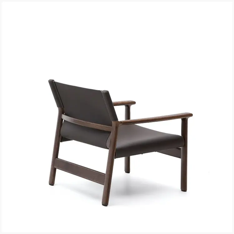 Кресло Jan из переработанной кожи темно-коричневого цвета и ясеня в ореховом цвете